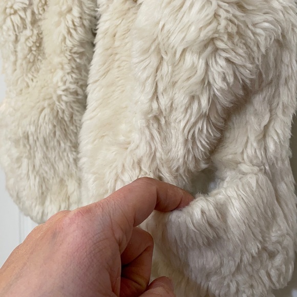 Girl’s furry vest by Jessica Simpson - Picture 5 of 5